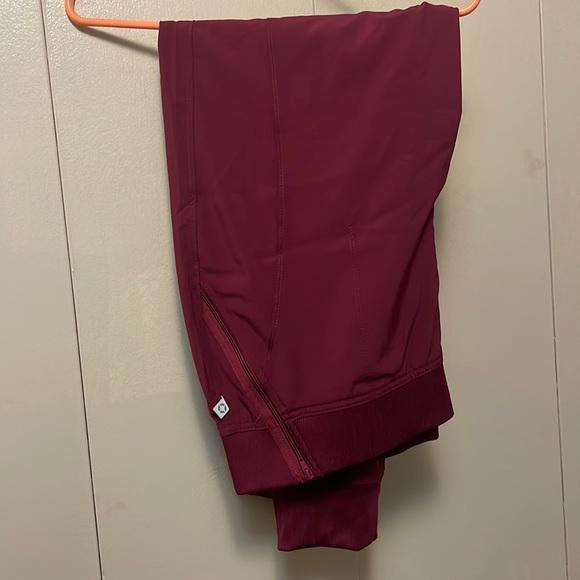 Cherokee Other - Cherokee maroon scrub pants jogger style